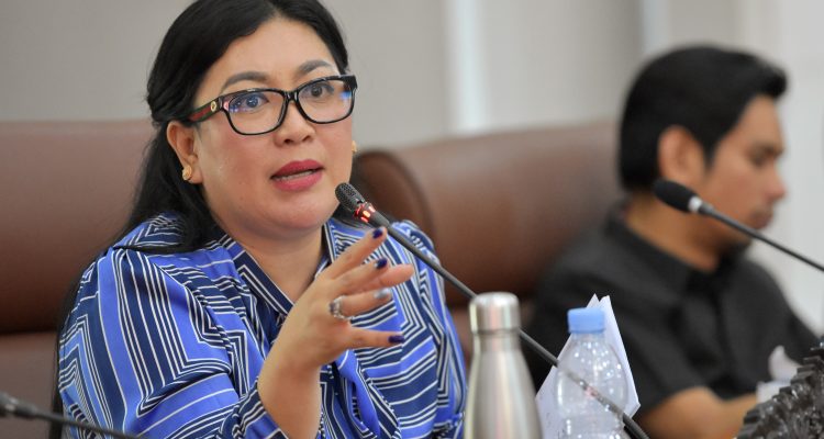 Ratna